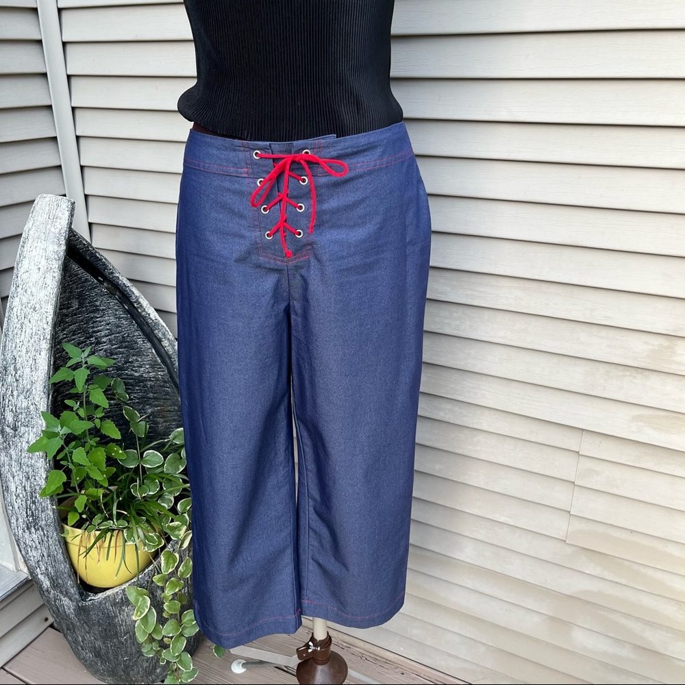 EUC Croft & Barrow sport denim-like cropped front tie pants